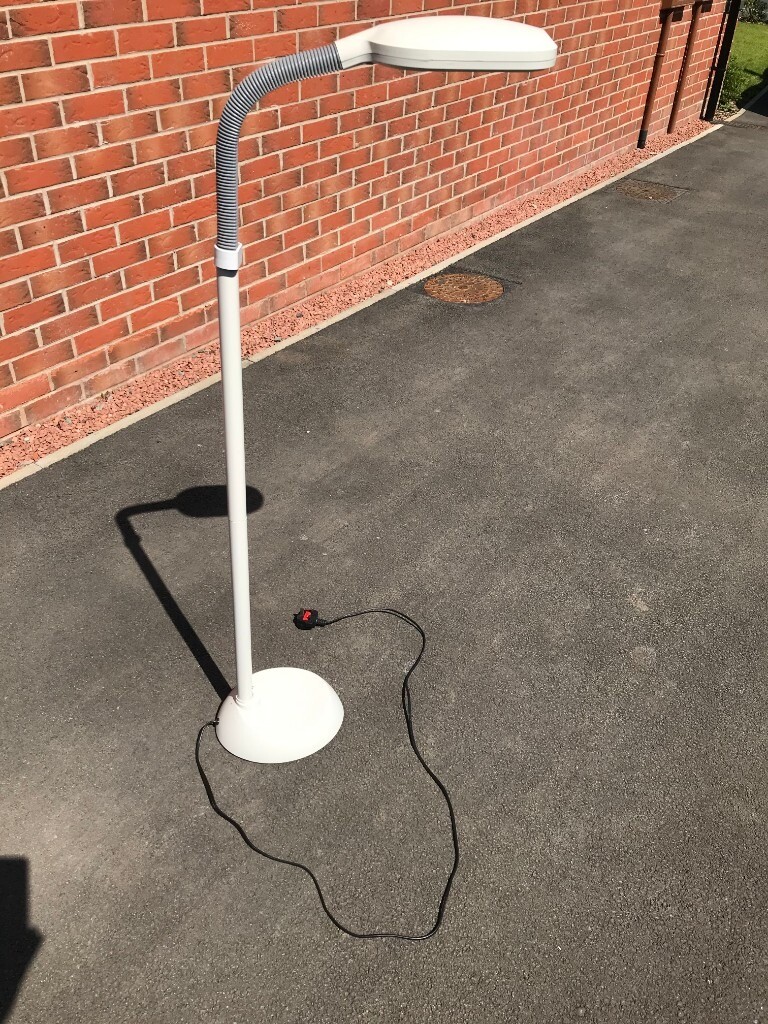 daylight energy saving reading lamp